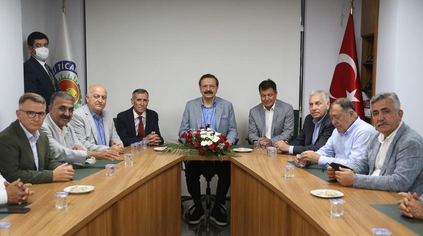 TOBB Başkanı Hisarcıklıoğlu Erdemli Ticaret ve Sanayi Odasını ziyaret etti