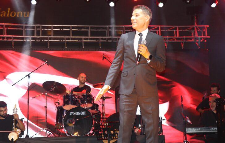 Sanatçı Mustafa Yıldızdoğan, "Erzincanfest 2022" kapsamında konser verdi G2