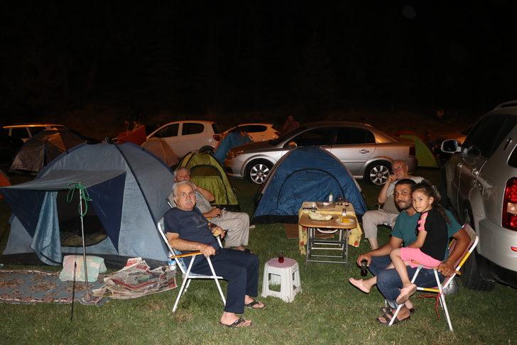 Otelde yer bulamayan güreşseverler Er Meydanı yakınına çadır kurdu G1