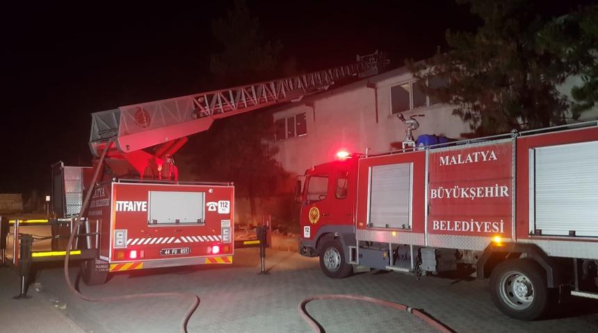 Malatya'da bir fabrikada çıkan yangın söndürüldü