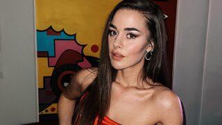 İçerde'nin Melek'i Bensu Soral çiçekli bikinisiyle mest etti! 