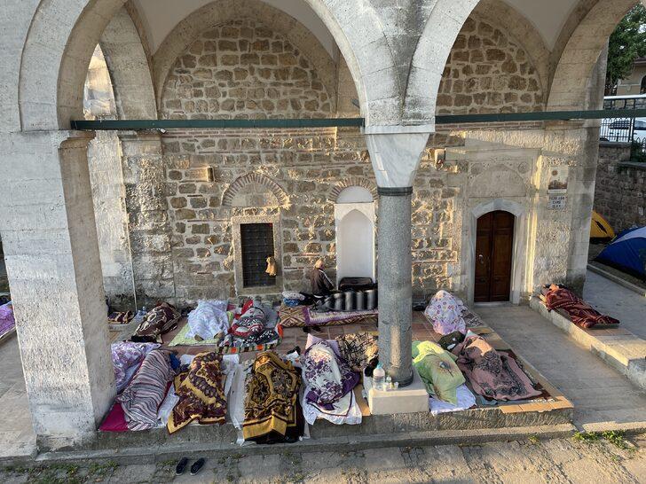 Edirne'de otellerde yer bulamayan güreşseverler çadırlarda kaldı G4