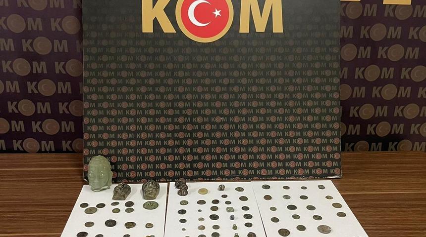 Mersin'de tarihi eser kaçakçılığı operasyonunda 253 obje ele geçirildi