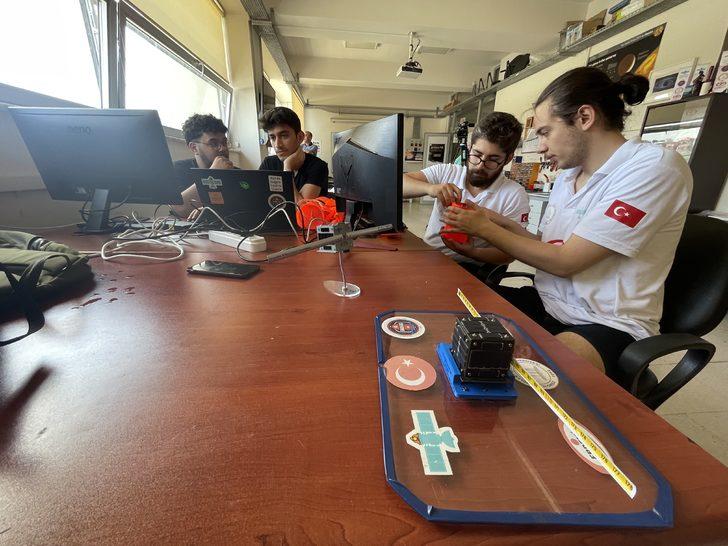 Model uydu yarışmasında dünya birincisi olan Grizu-263 Uzay Takımı gururlu G3