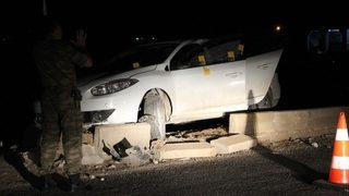 Seyir halindeki araç tarandı: 2 ölü