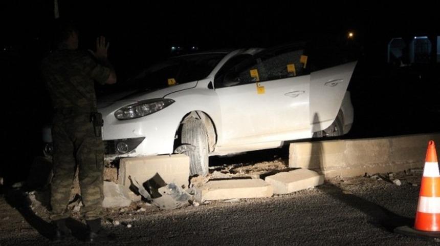 Seyir halindeki araç tarandı: 2 ölü
