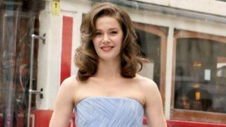 Camdaki Kız'ın Nalan'ı Burcu Biricik kırmızı mayolu plaj pozuyla olay yarattı! Feride görmesin...