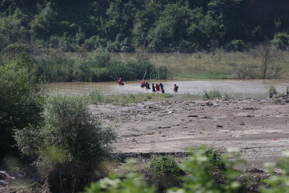 G&Uuml;NCELLEME - D&uuml;zce'de sele kapılan operat&ouml;r&uuml;n bulunması i&ccedil;in y&uuml;r&uuml;t&uuml;len &ccedil;alışmalara ara verildi