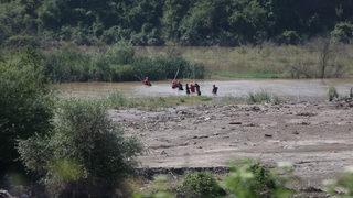 Düzce'de sele kapılan operatörün bulunması için çalışmalar sürdü