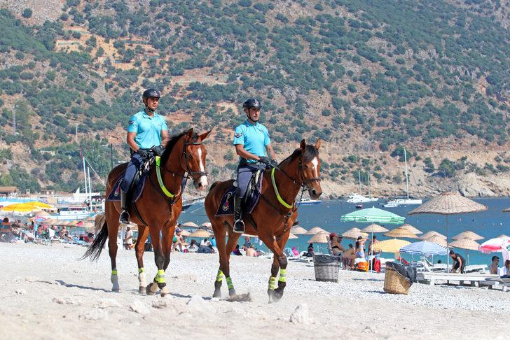 Jandarmanın atlı ekibi Fethiye'de göreve başladı G4