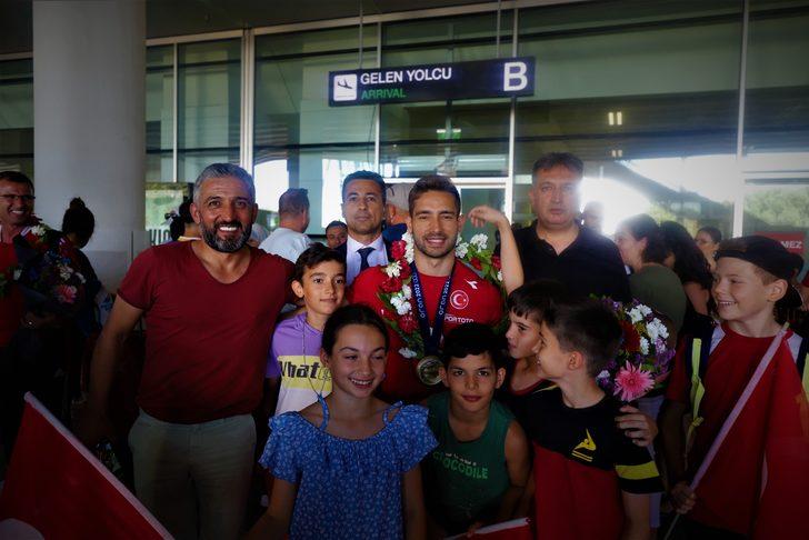 Akdeniz Oyunları'nda 11 madalya kazanan cimnastikçiler Türkiye'ye döndü G2