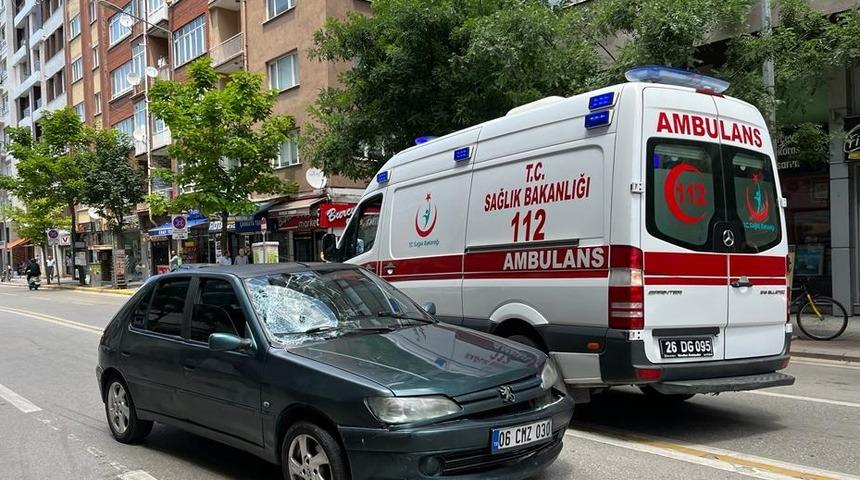 Eskişehir'de otomobilin çarptığı kadın yaralandı
