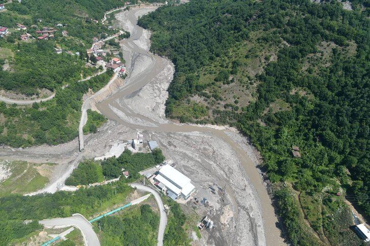 İçişleri Bakanı Soylu, Kastamonu'da sel bölgesini havadan inceledi G2