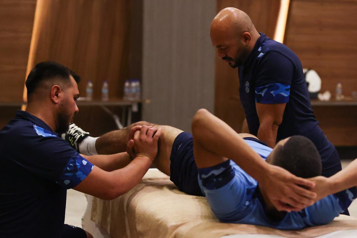 Adana Demirspor'da oyuncular sağlık ve performans testinden ge&ccedil;ti