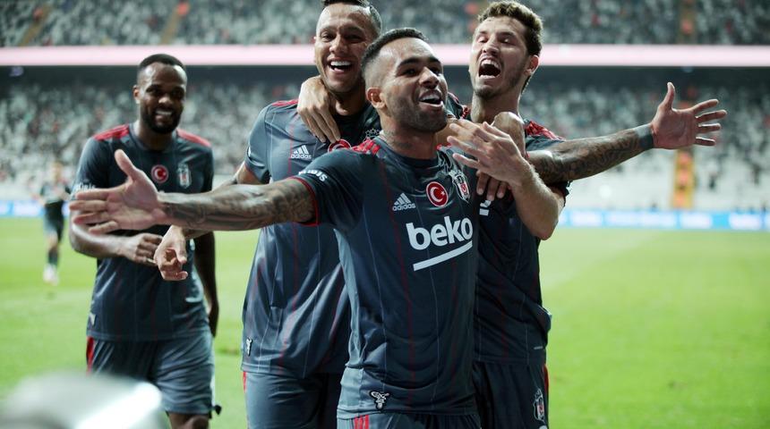 Son dakika: Beşiktaş resmen açıkladı! Yıldız futbolcu Alex Teixeira'nın sözleşmesi karşılıklı olarak feshedildi!