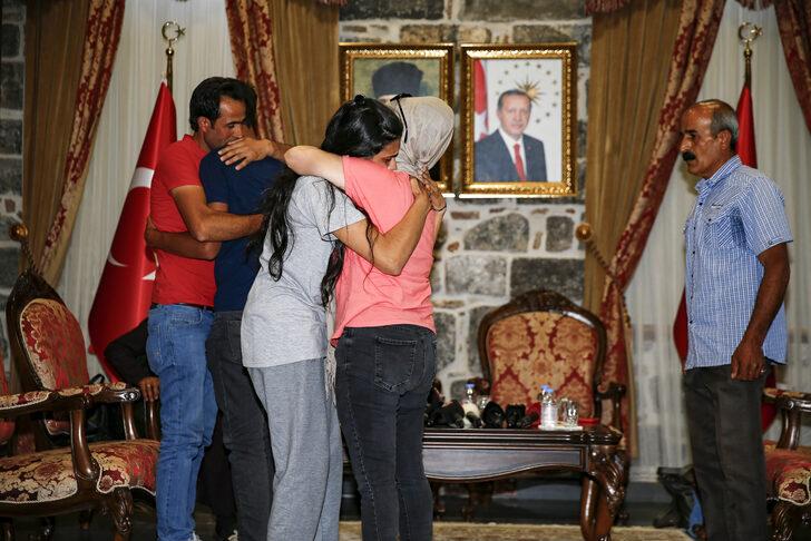 Diyarbakır annelerinin eylemi sayesinde 2 aile daha evladına kavuştu G4