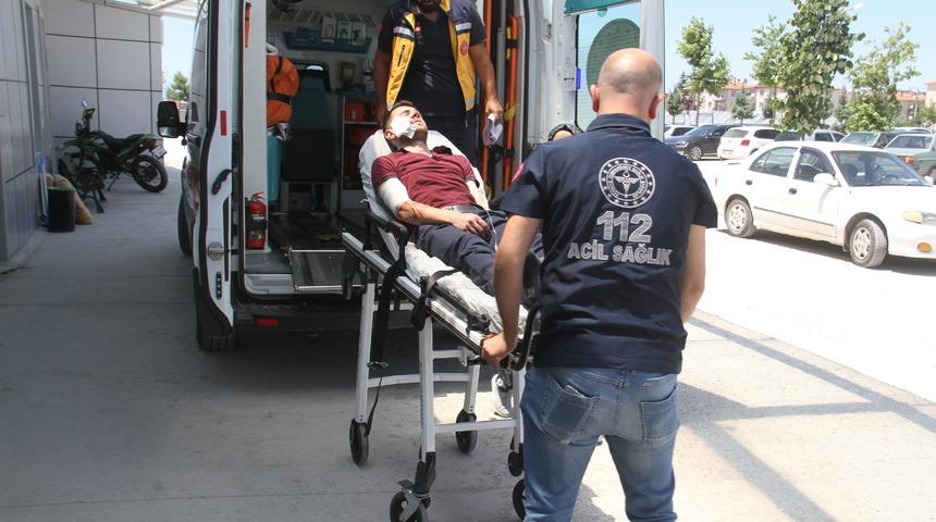 Konya'da ziyarete gittiği iş yerinde tüfekle kazara vurulan kişi yaralandı