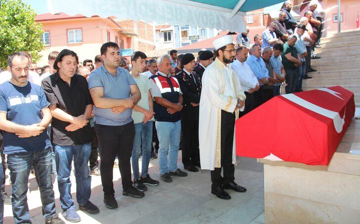 Astsubay Mustafa Gümüş, Amasya'da son yolculuğuna uğurlandı G2