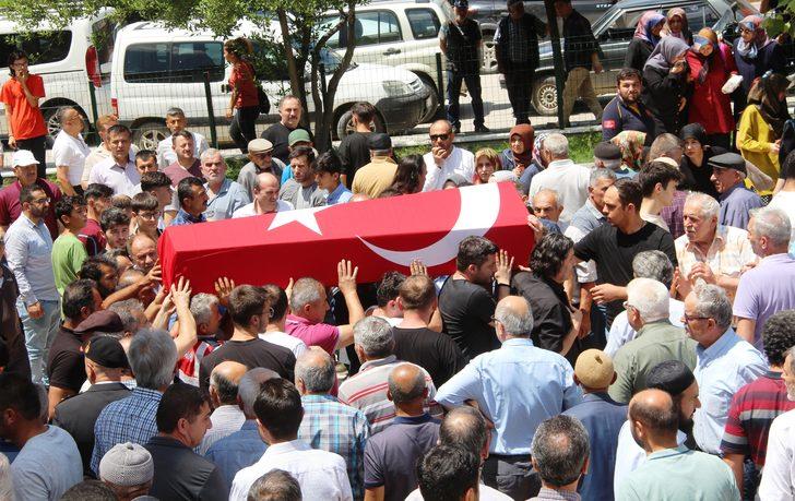 Astsubay Mustafa Gümüş, Amasya'da son yolculuğuna uğurlandı G3