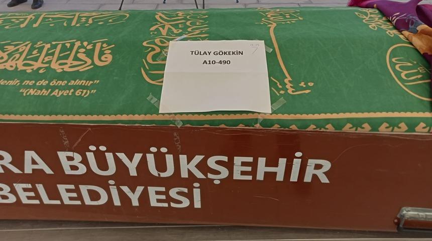 Eşi tarafından öldürülen kadının tabutunda dikkat çeken soyadı detayı
