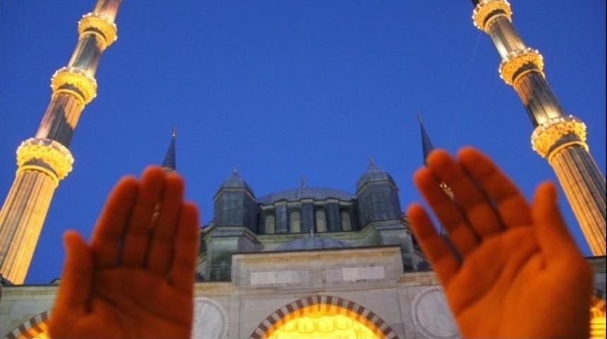 Berat Kandili programları: Hangi kanalda saat kaçta kandil programı var? (Canlı İzle)