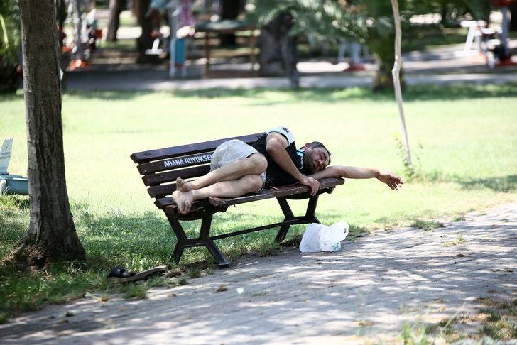 Adana'da sıcak hava bunalttı G2