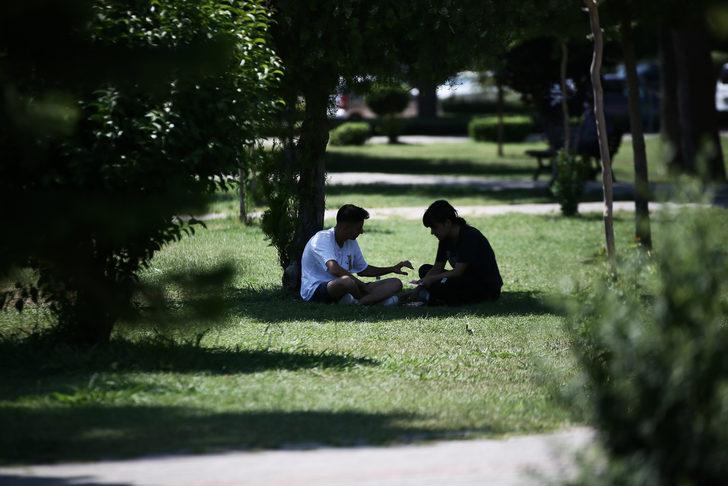 Adana'da sıcak hava bunalttı G5