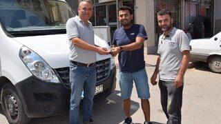 Antalya'da tarım işçisi yolda bulduğu cüzdanı sahibine teslim etti