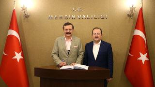 TOBB Başkanı Hisarcıklıoğlu, Mersin'de temaslarda bulundu