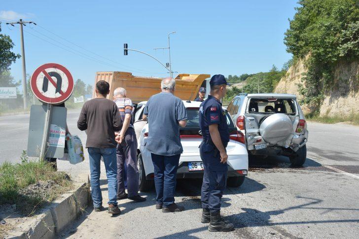 Sakarya'da otomobille cip çarpıştı, 6 kişi yaralandı G2