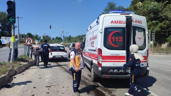 Sakarya'da otomobille cip çarpıştı, 6 kişi yaralandı G5