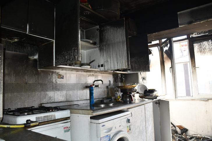 Sivas'ta buzdolabından çıkan yangında mutfak kullanılamaz hale geldi G2