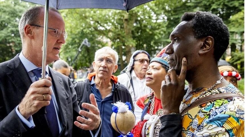 Hollanda Merkez Bankası k&ouml;lelik ge&ccedil;mişi nedeniyle &ouml;z&uuml;r diledi