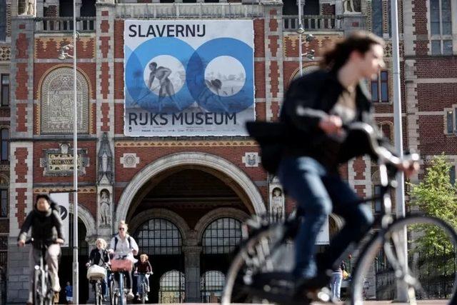 Amsterdam'daki Rijksmuseum'da geçen Mayıs'ta Hollanda'nın sömürgecilik tarihine ilişkin 