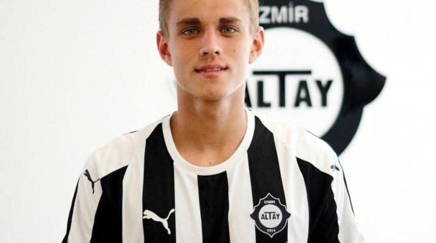 Kazımcan Karataş kimdir, aslen nereli? Galatasaray'a transfer olan Kazımcan Karataş kaç yaşında ve hangi takımlarda oynadı?