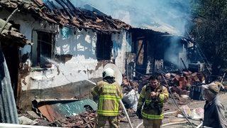 Balıkesir'de çıkan yangında yaşlı çift yaralandı