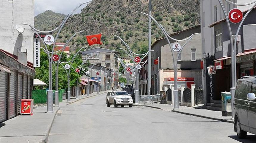 Valilik duyurdu! Hakkari'de gösteri ve yürüyüşlere 15 gün yasak