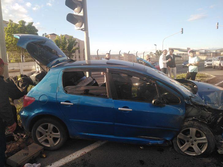 Erzurum'da 9 kişinin yaralandığı kaza anı güvenlik kamerasında G1