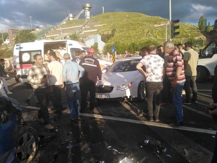 Erzurum'da 9 kişinin yaralandığı kaza anı güvenlik kamerasında G2