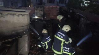 Kayseri'de apartmanın çatısında çıkan yangın hasara neden oldu