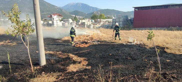 Fethiye'de çıkan anız ve saman balyası yangını söndürüldü G2