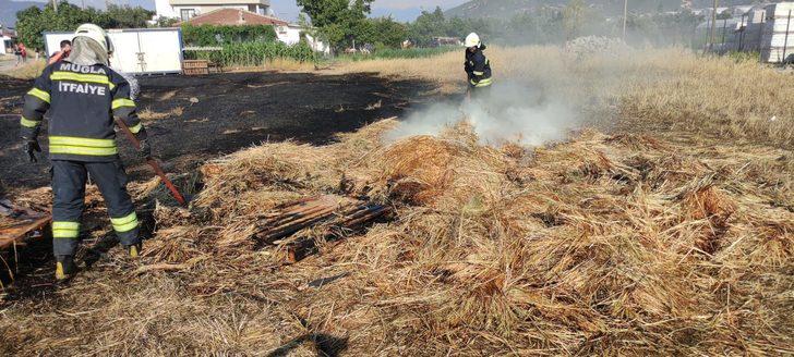 Fethiye'de çıkan anız ve saman balyası yangını söndürüldü G3