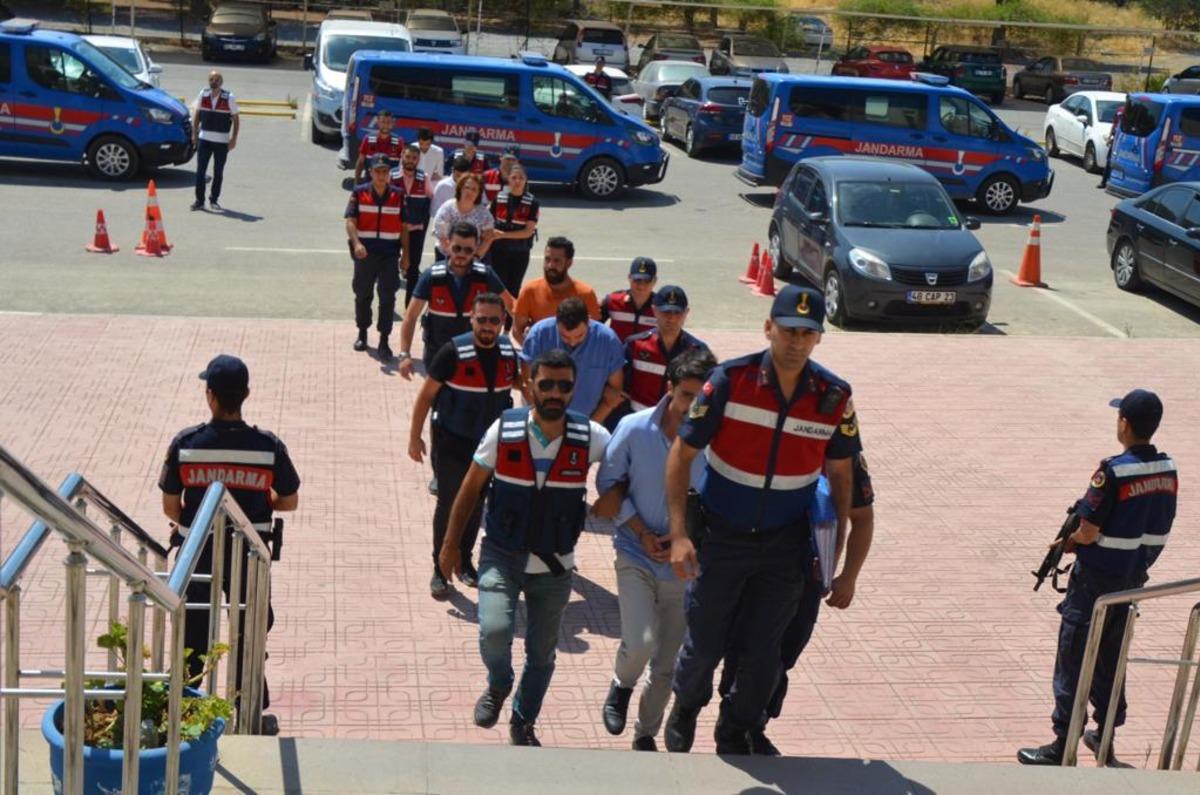 Bodrum'da kum &ccedil;uvalında ceset bulunmasıyla ilgili 5 zanlı tutuklandı