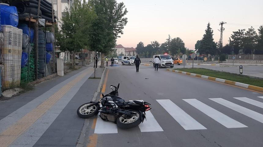 Çorum'da motosiklet kaldırıma çarptı, bir kişi öldü, bir kişi yaralandı