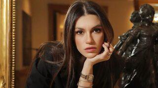 Arka Sokakların Zeliş'i Yüsra Geyik'in sütyensiz pozu olay yarattı! 