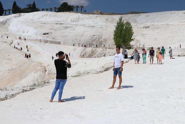Müzeleri ücretsiz gezme imkanı sunulan gençlere Pamukkale daveti G3