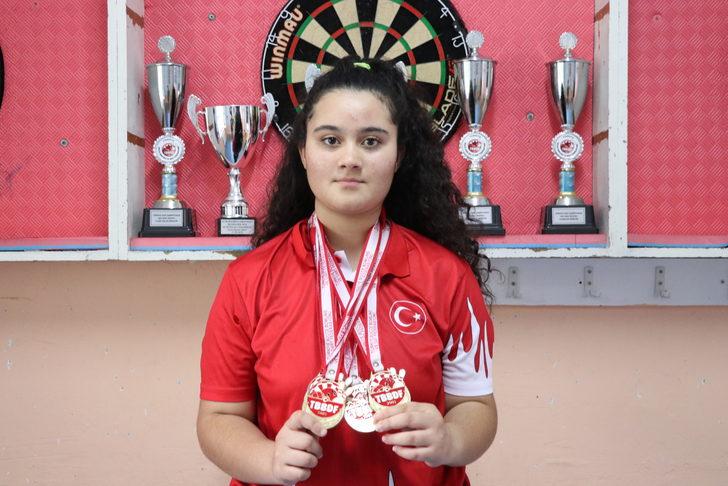 Emanet oklarla yarıştığı dart şampiyonasında madalya gururu yaşadı G2