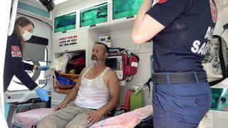 Bolu'da seyir halindeyken arı sokması sonucu rahatsızlanan sürücü hastaneye kaldırıldı