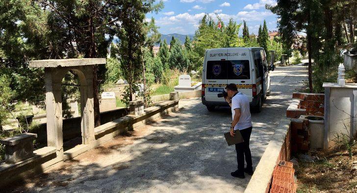 Sinop'ta şehir mezarlığındaki demir kapılar çalındı G1