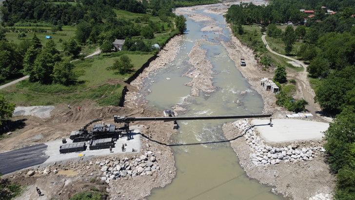 Bartın'da selde yıkılan köprünün yerine MSB geçici köprü kuruyor G3